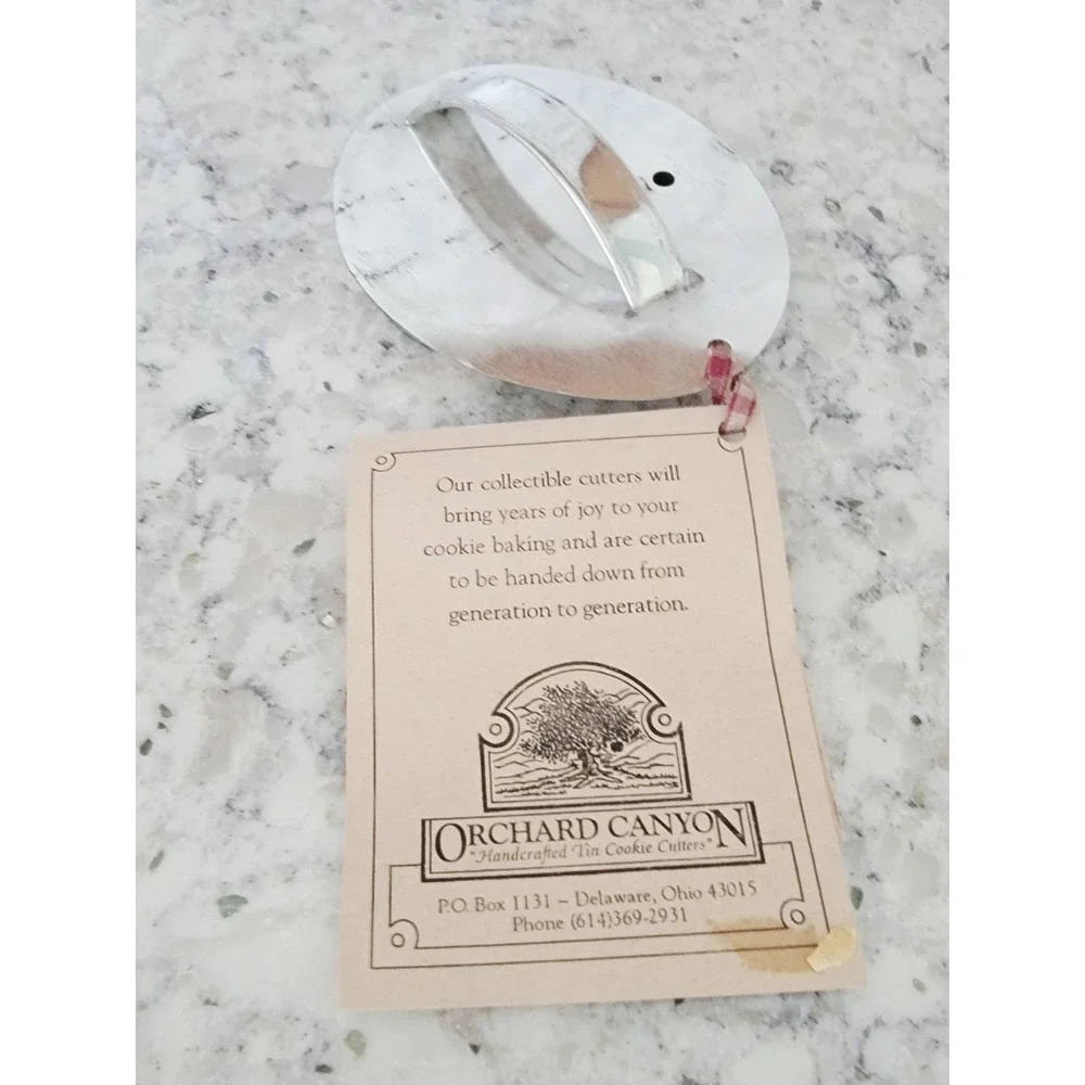 Orchard Canyon Handcrafted Tin Apple Cookie Cutter Silver Backed with Handle NEW